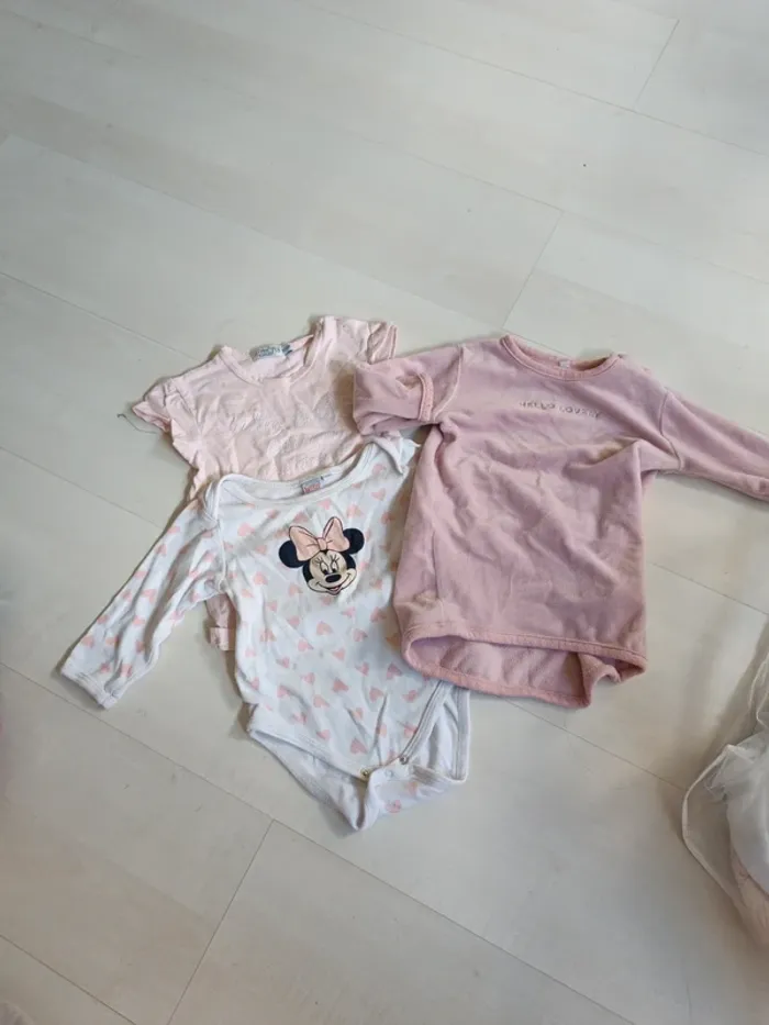 Lot de trois articles