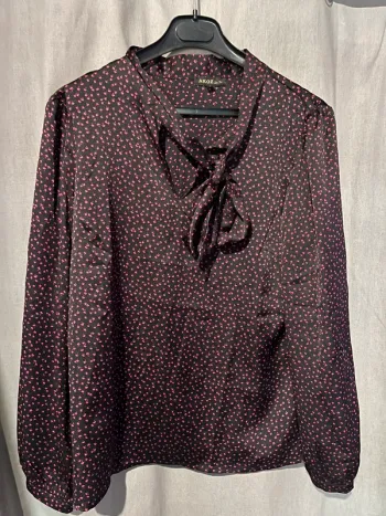 Blouse motif rose et noir
