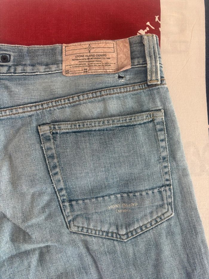Jeans coupe courte à bouton Stone Island taille 46/47 bleu clair - photo numéro 10