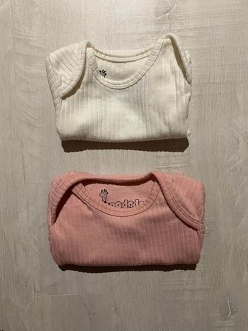 Lot de body Bebe manches courte taille 1 mois 50/56