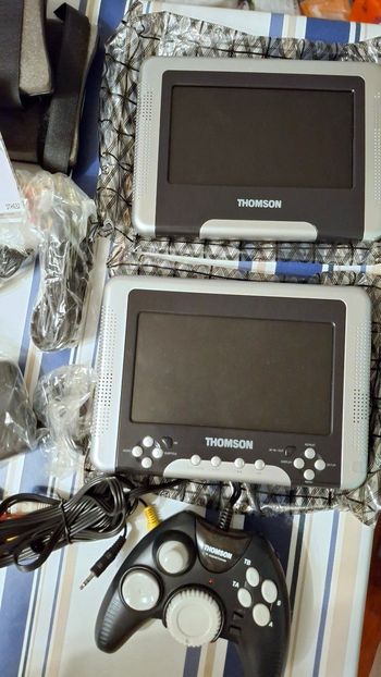 Lecteur DVD portable 2 écrans Thomson