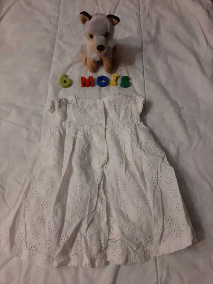 Robe blanche dentelle - photo numéro 2