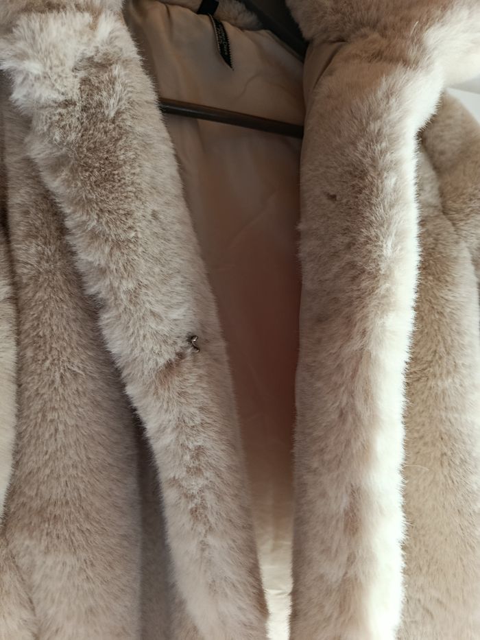 Manteau en fausse fourrure - photo numéro 4