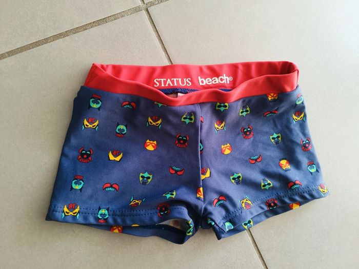 Short de bain taille 4 ans