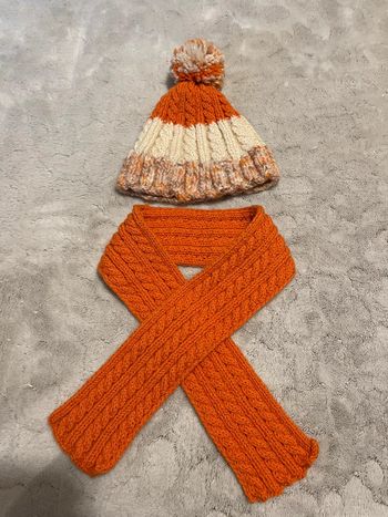 Bonnet et écharpe assortie - fait main - 2 ans