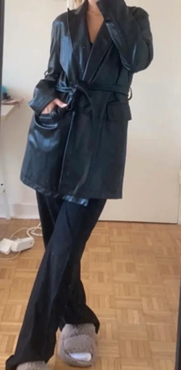 Zara Veste blazer mi-long en similicuir ceinturée taille XS - photo numéro 3