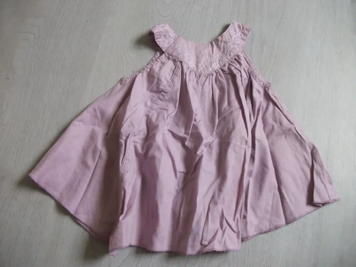Lot de 2 robes bébé fille 3 mois TBE - photo numéro 3