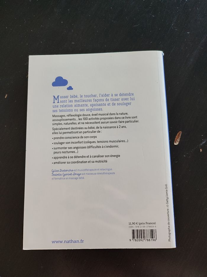 Livre "100 massages et activités de relaxation avec mon bébé" - photo numéro 2