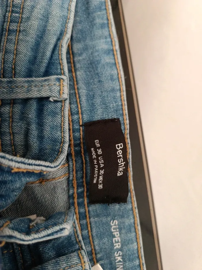 2 jeans troues 38 - photo numéro 4