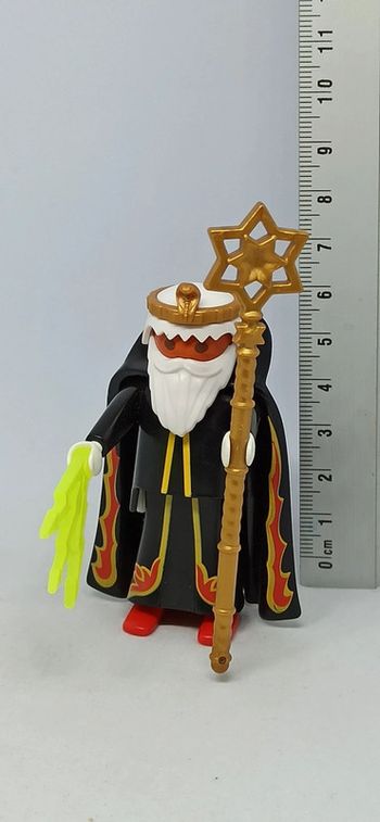 Homme mage magicien sorcier avec cape noire et éclair playmobil