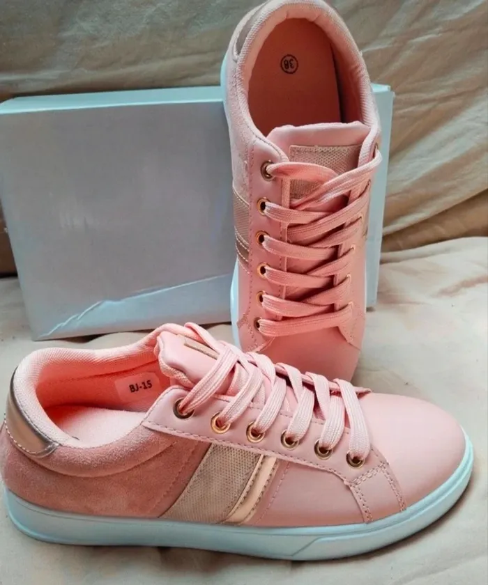 Jolies baskets chaussures sneakers femme pointure 38