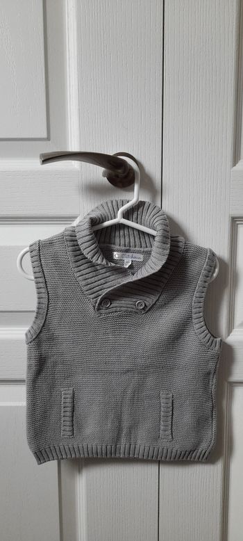 Pull sans manches avec col