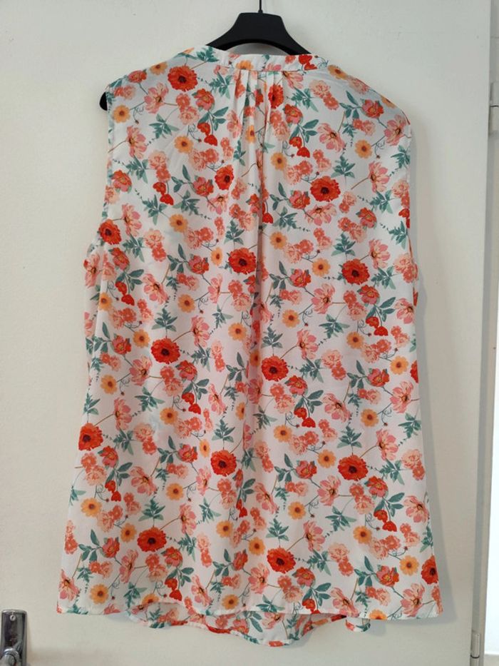 Blouse blanche à fleurs multicolores taille 50 Kiabi - photo numéro 2