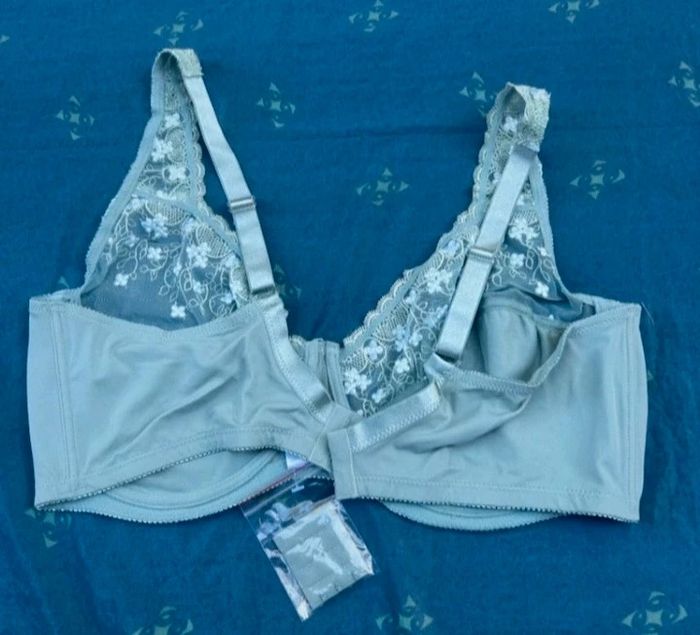 Soutien-gorge à armatures 100F - photo numéro 2