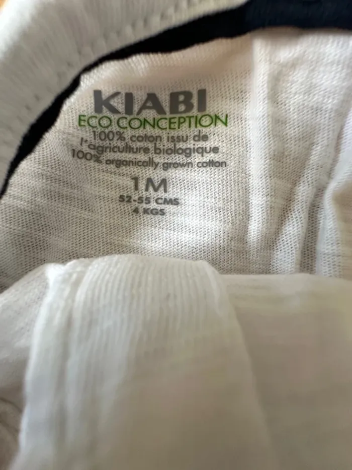 Lot pantalon beige + haut + gilet bébé 1 mois – Blanc & rayures – Mi-saison – Très bon état - photo numéro 4