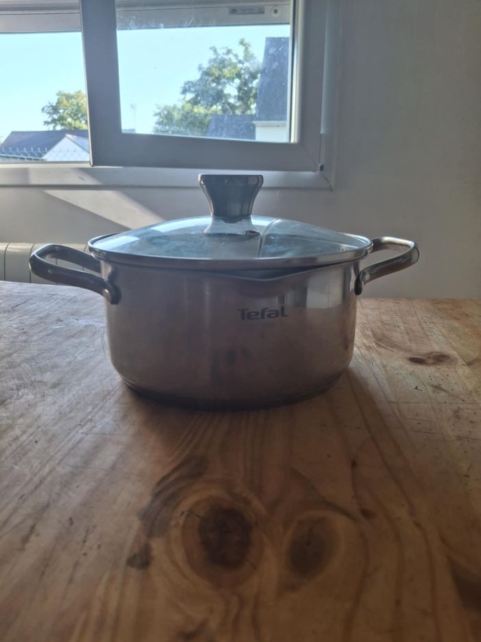 Faitout 2.7L en inox tefal + couvercle en très bon état