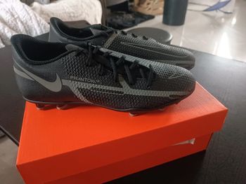 Crampons Nike taille 39