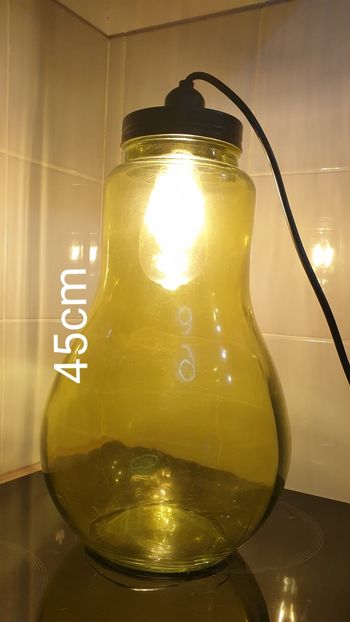Lampe à poser en forme d'ampoule