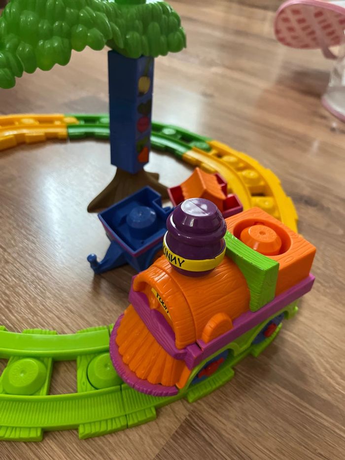 Petit circuit train Mega Bloks Disney - photo numéro 7