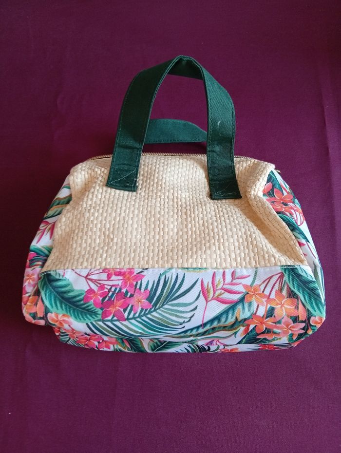 Pochette trousse de toilette Yves Rocher