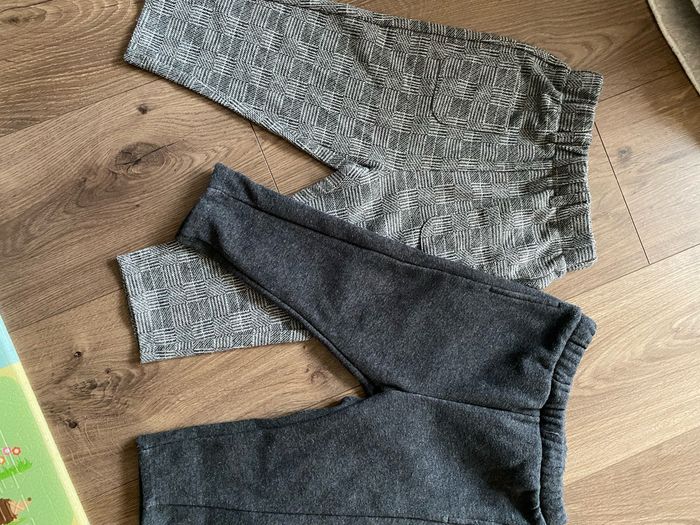 Lot 2 pantalons gris doublé polaire et à carreaux