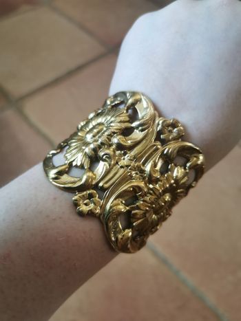 Bracelet manchette vintage en métal doré style Art Nouveau 