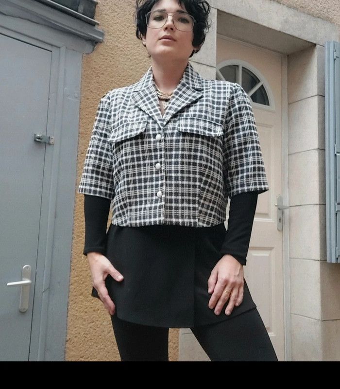 Magnifique veste courte pour taille 42