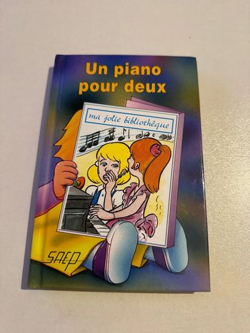 Un piano pour deux -une jolie bibliothèque