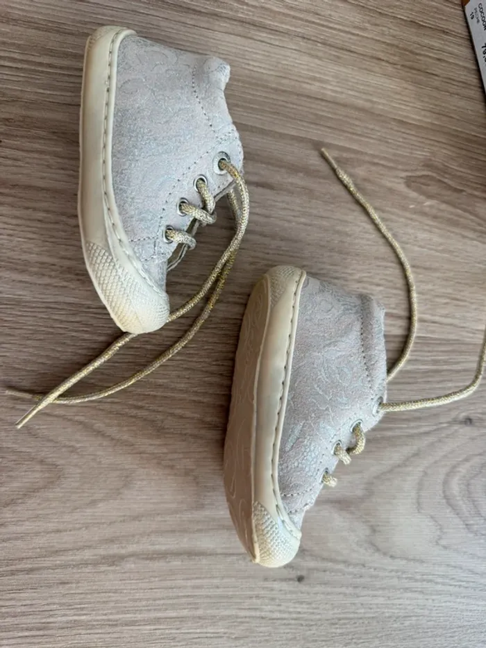 Chaussures premiers pas - photo numéro 2