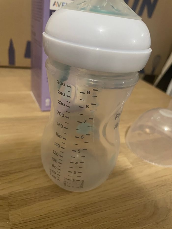 Biberons Phillips + 3 tétines - photo numéro 2