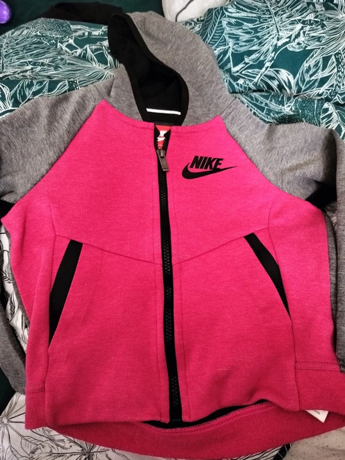 Sweat zippé fille Nike 6-7 ans - photo numéro 2