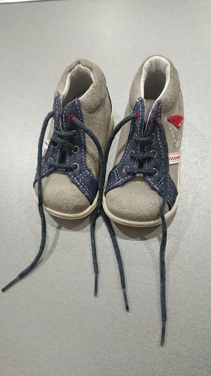 Chaussure marche bébé mi saison taille 18 - photo numéro 2