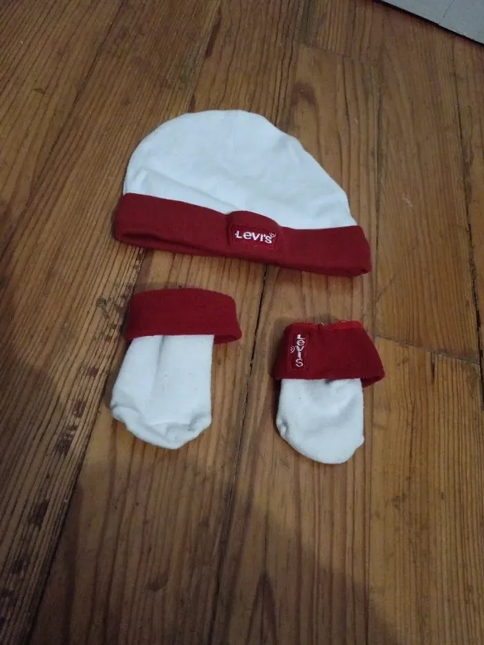 Bonnet + chaussettes 6/12mois - photo numéro 3