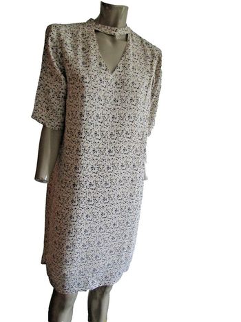 robe chic en tissu fluide marque vero moda  taille indiquée M = 38/40