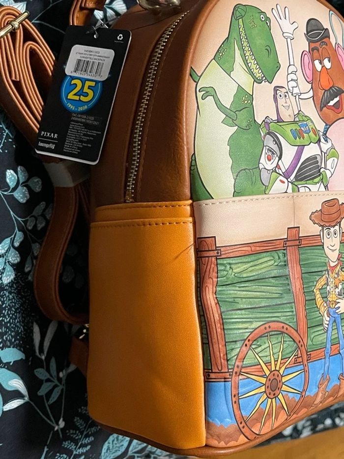 Loungefly disney sac à dos convertible toy story - photo numéro 2