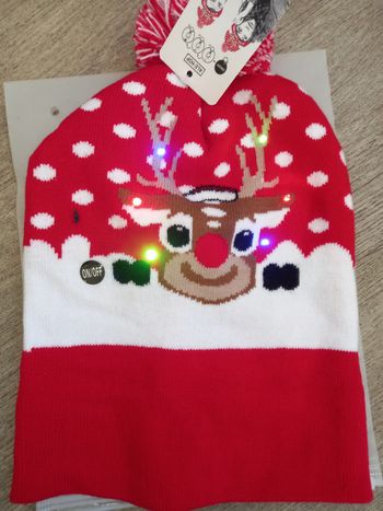 Bonnet lumineux Noël 2 dès 5 à 8 ans neuf avec étiquette
