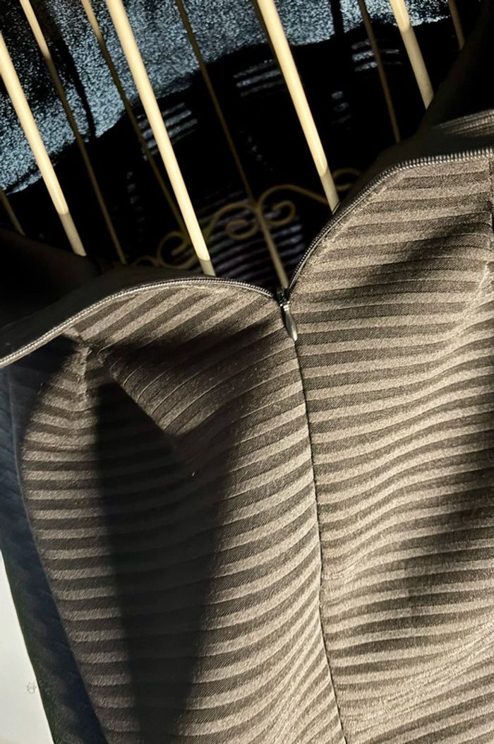 Petite robe noire T1 /36 - Agathe Velmont - photo numéro 7