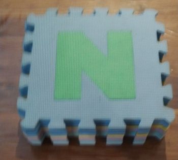 Lot de 9 plaques en mousse