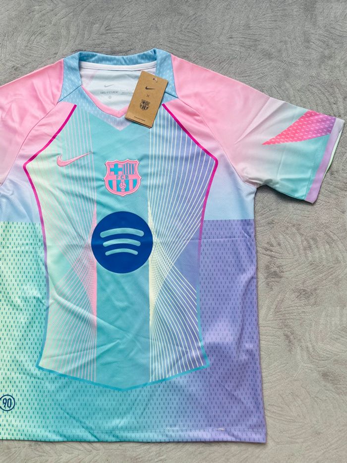 Maillot concept foot Barça rose bleu taille M - photo numéro 3