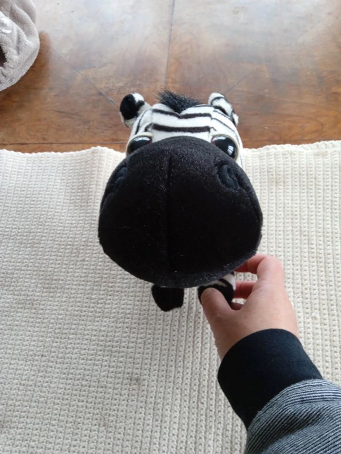 Peluche zèbre Madagascar - photo numéro 2