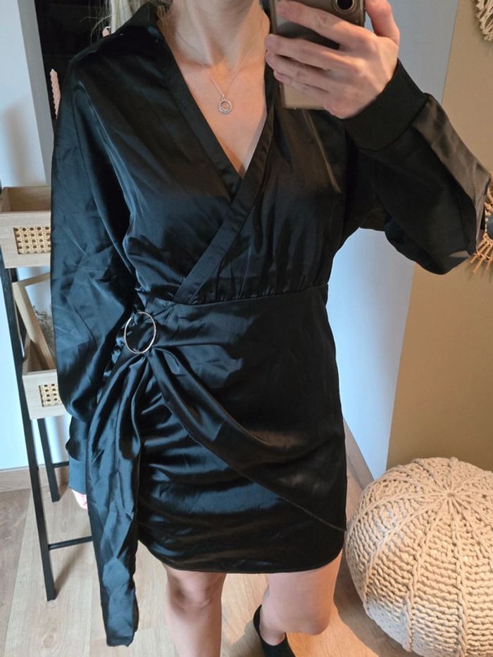 Robe Shein noir satiné - photo numéro 2