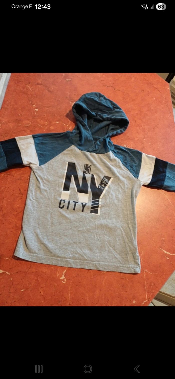 T.shirt garçon taille 5 ans