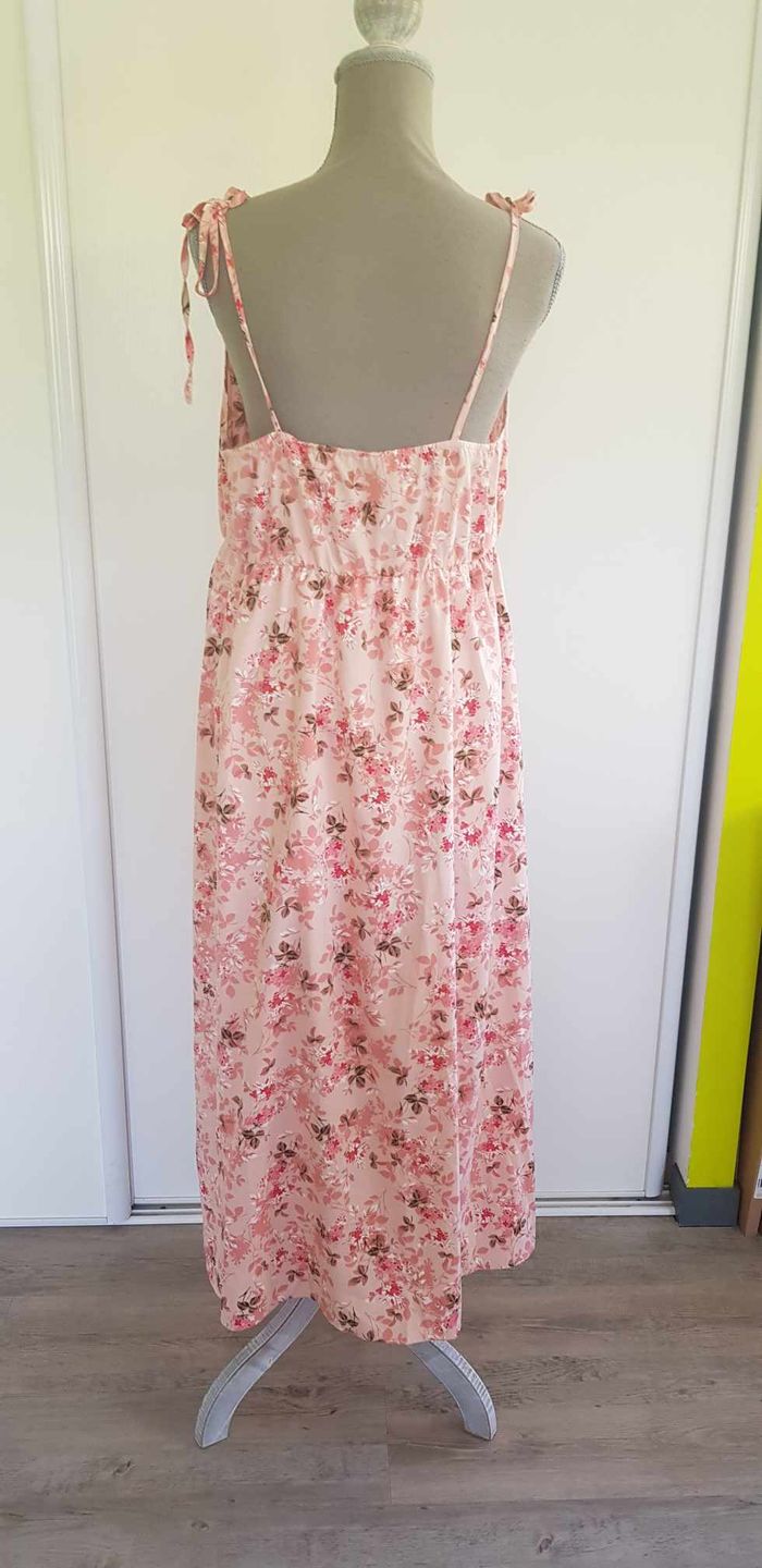 Robe atypique / asymétrique à bretelles fluide et légère - photo numéro 4