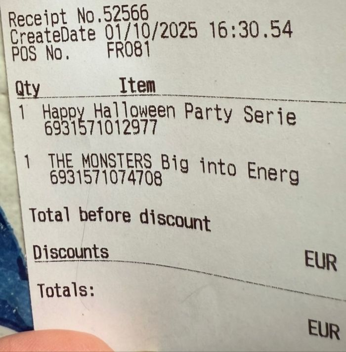 Labubu big into Energy Luck - photo numéro 4