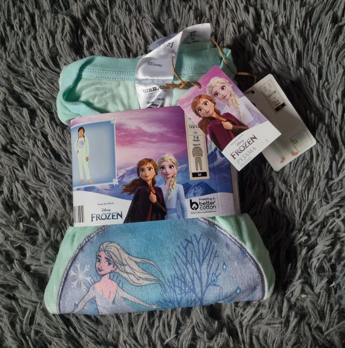 Ensemble pyjama La reine des Neige 7-8ans