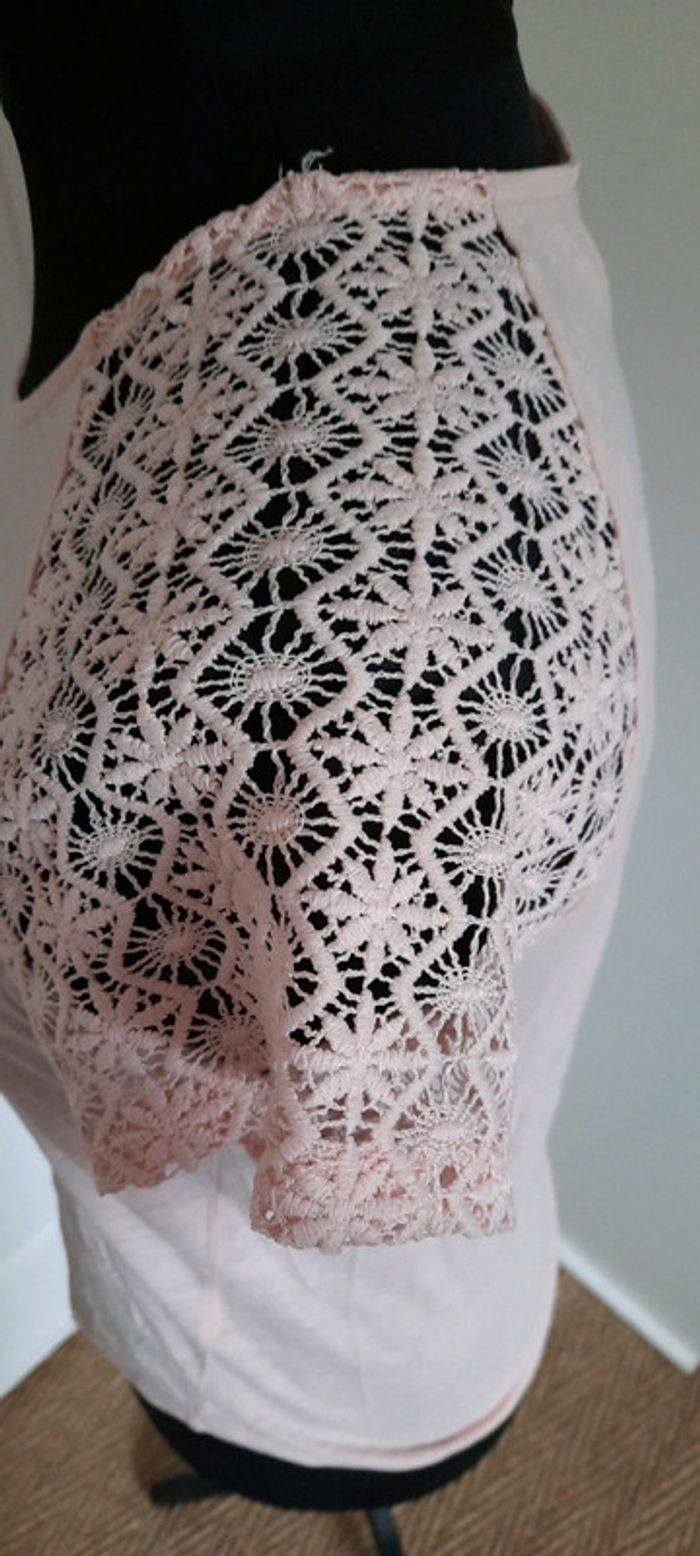 T-shirt couleur saumon manches dentelles - photo numéro 3