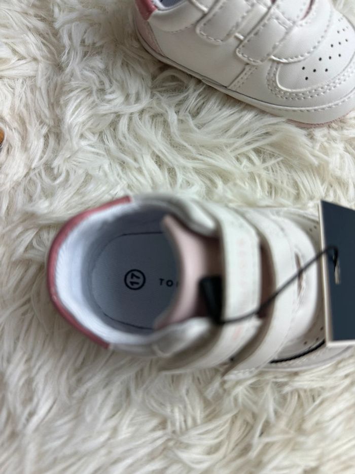 Paire de baskets Tommy Hilfiger taille 17 - photo numéro 5