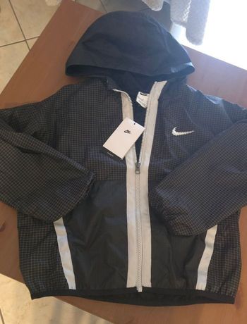 NEUF (non porté) 🏷🥰😍🤩 superbe coupe vent NIKE mixte taille 10 ans 🤩😍🥰