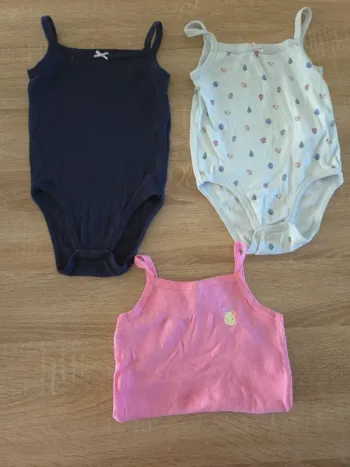 Lot 3 bodys bretelles 12 mois