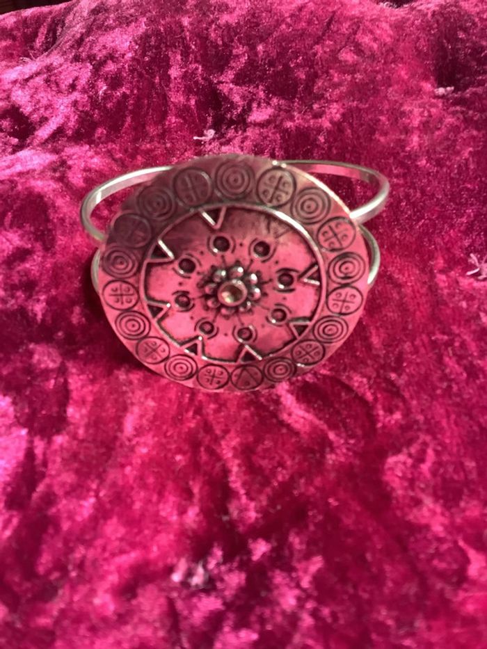 Bracelet ouvrant à charnière style ethnique métal argenté - photo numéro 2